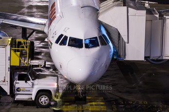 PR-MAV - TAM Airbus A320