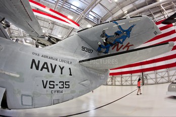 - - USA - Navy Lockheed S-3 Viking