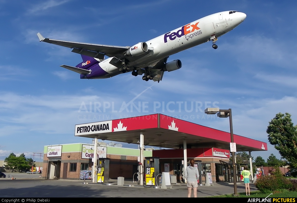 FedEx Federal Express N575FE aircraft at Toronto - Pearson Intl, ON