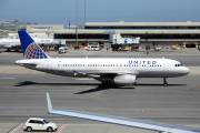 United Airlines N481UA image