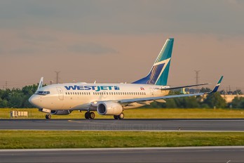 C-FMWJ - WestJet Airlines Boeing 737-700