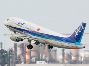 JA8392 - ANA - All Nippon Airways Airbus A320