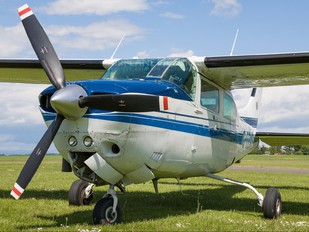 G-EEWS - Private Cessna 210 Centurion