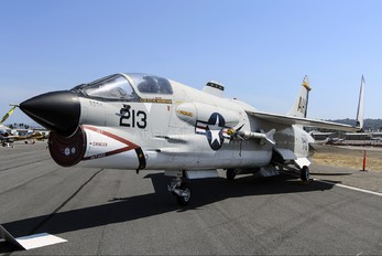 150297 - USA - Navy Vought F-8E Crusader