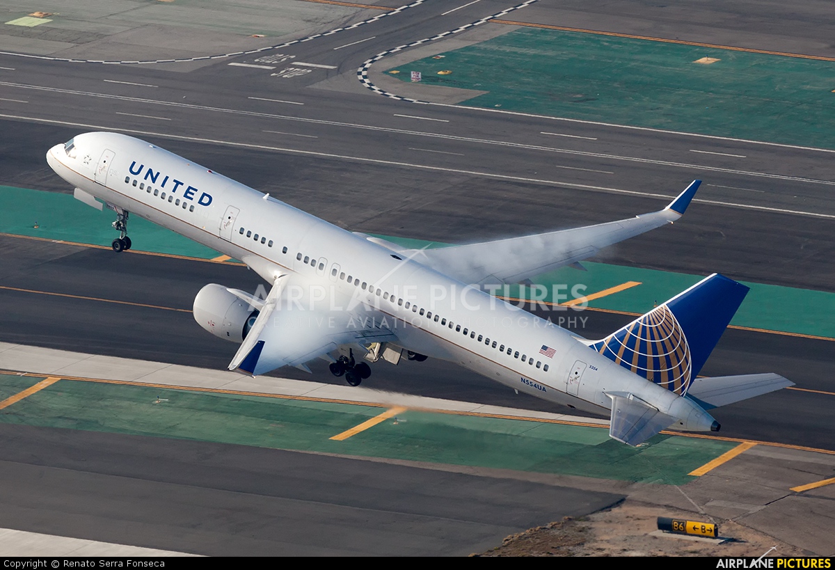 United Airlines N554UA aircraft at Los Angeles Intl