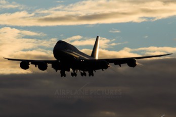 - - Lufthansa Boeing 747-8