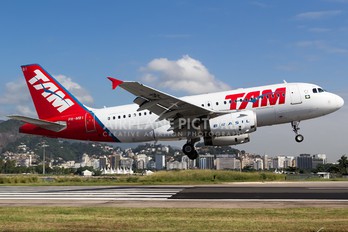 PR-MBI - TAM Airbus A319