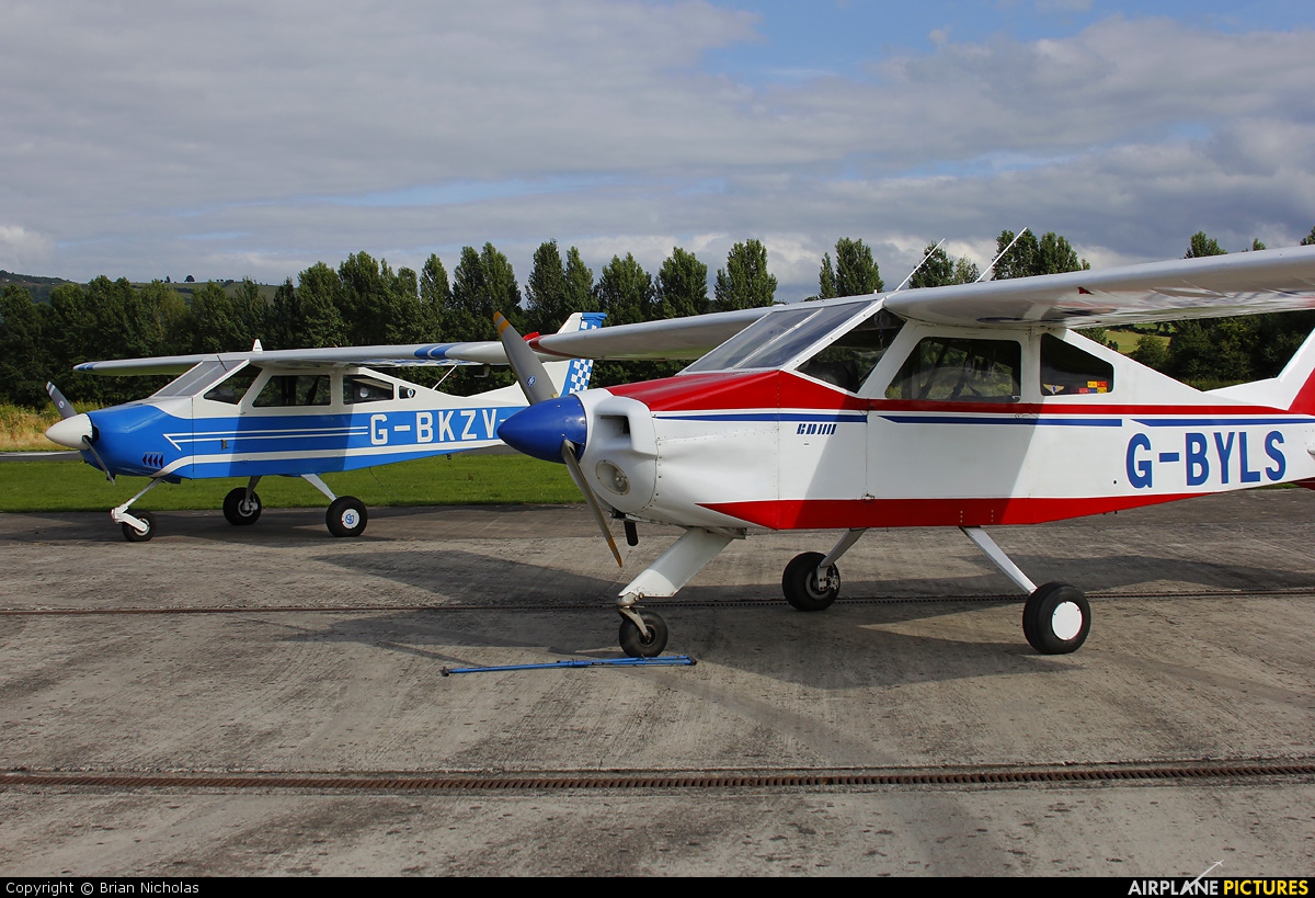 Private G-BYLS aircraft at Welshpool