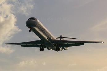 PJ-MDF - Insel Air McDonnell Douglas MD-83