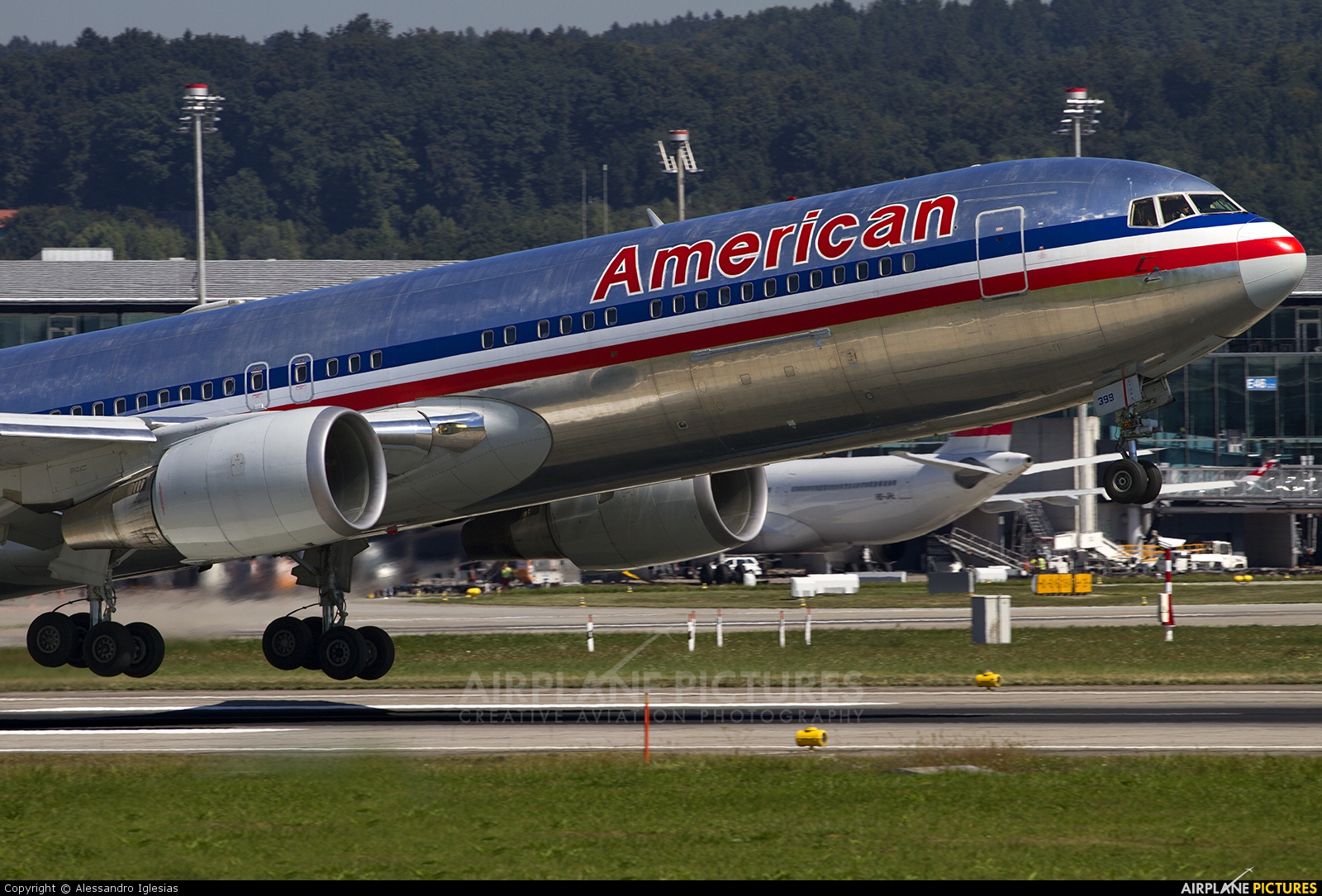 American Airlines N399AN aircraft at Zurich