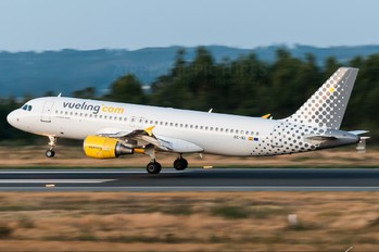 EC-IEI - Vueling Airlines Airbus A320