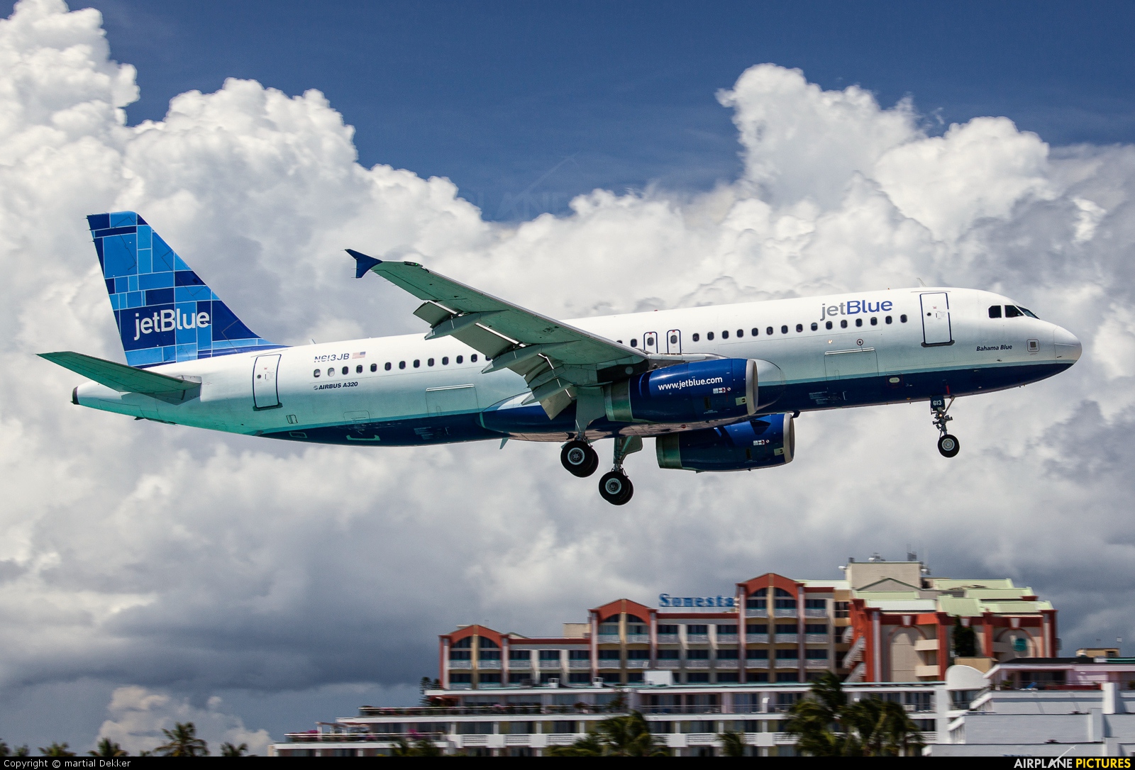 JetBlue Airways N613JB aircraft at Sint Maarten - Princess Juliana Intl