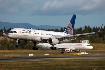 N41140 - United Airlines Boeing 757-200