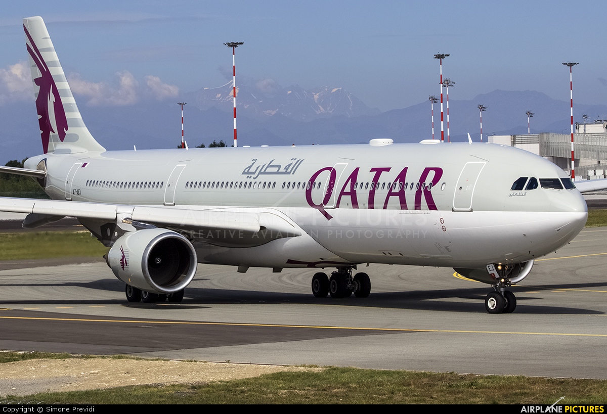 Qatar Airways A7-AEG aircraft at Milan - Malpensa