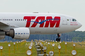 PT-MVD - TAM Airbus A330-200