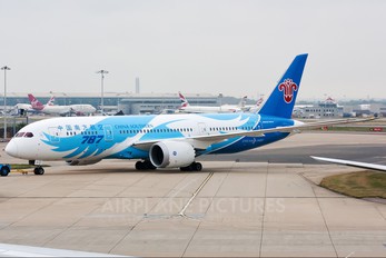 B-2725 - China Southern Airlines Boeing 787-8 Dreamliner