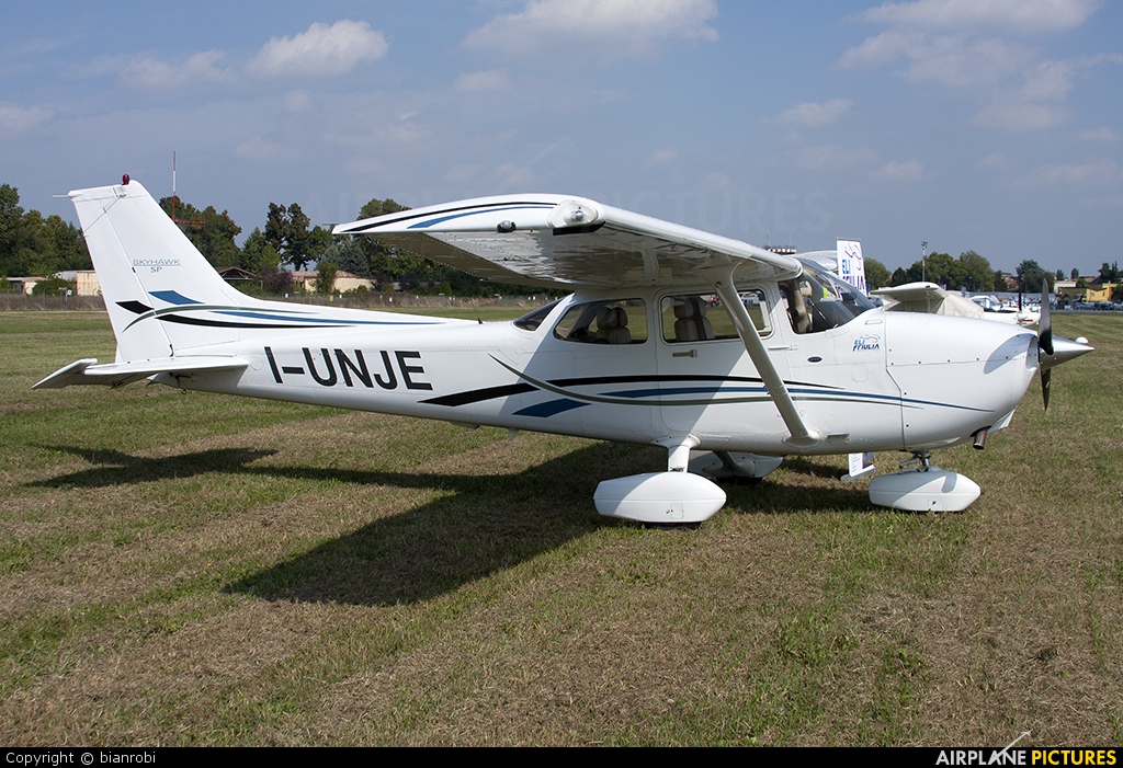 Private I-UNJE aircraft at Padova