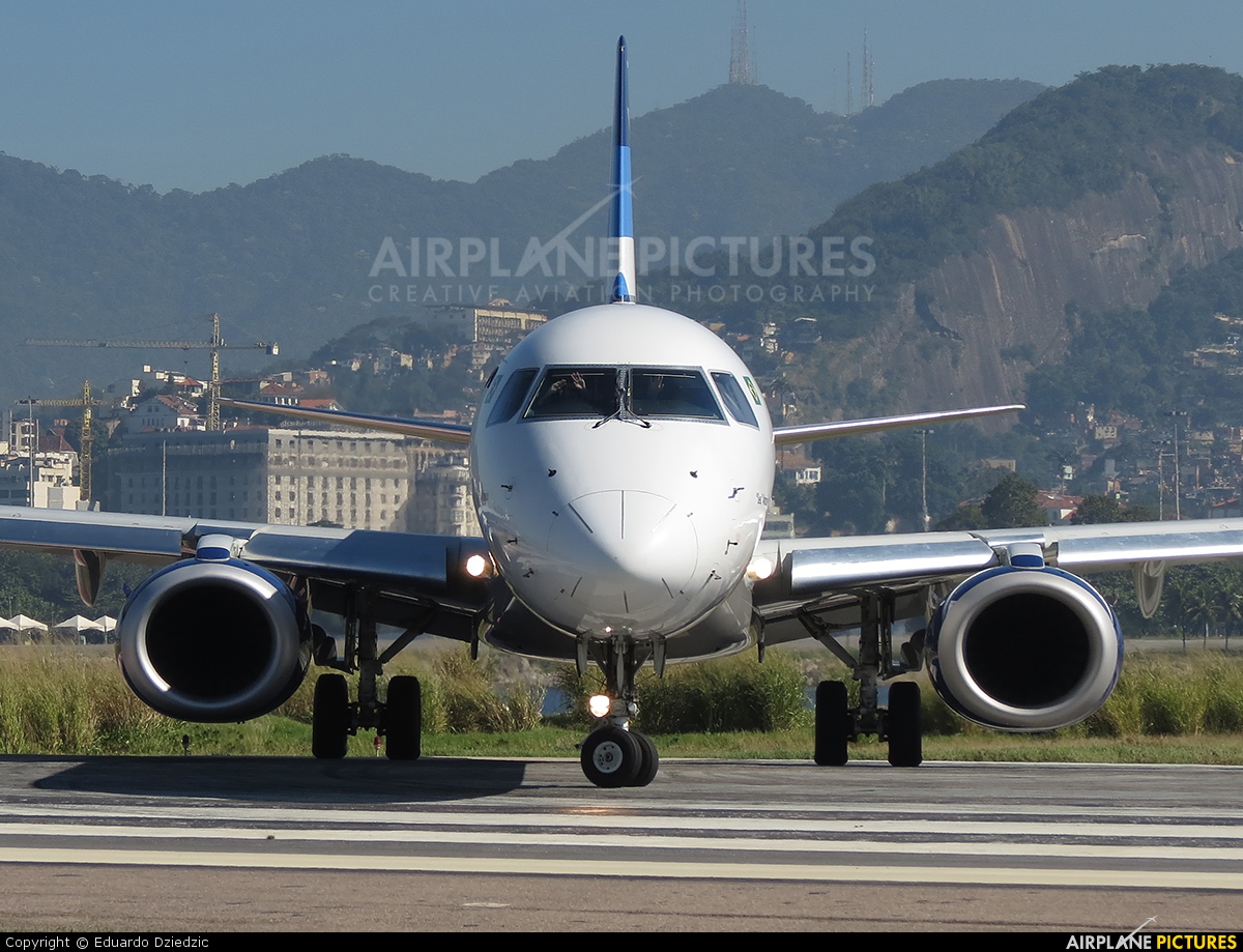 Trip Linhas Aéreas PP-PJM aircraft at Rio de Janeiro - Santos Dumont