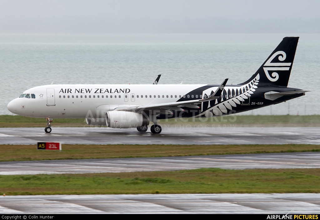 Air New Zealand ZK-OXB aircraft at Auckland Intl