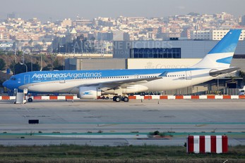 LV-FNI - Aerolineas Argentinas Airbus A330-200