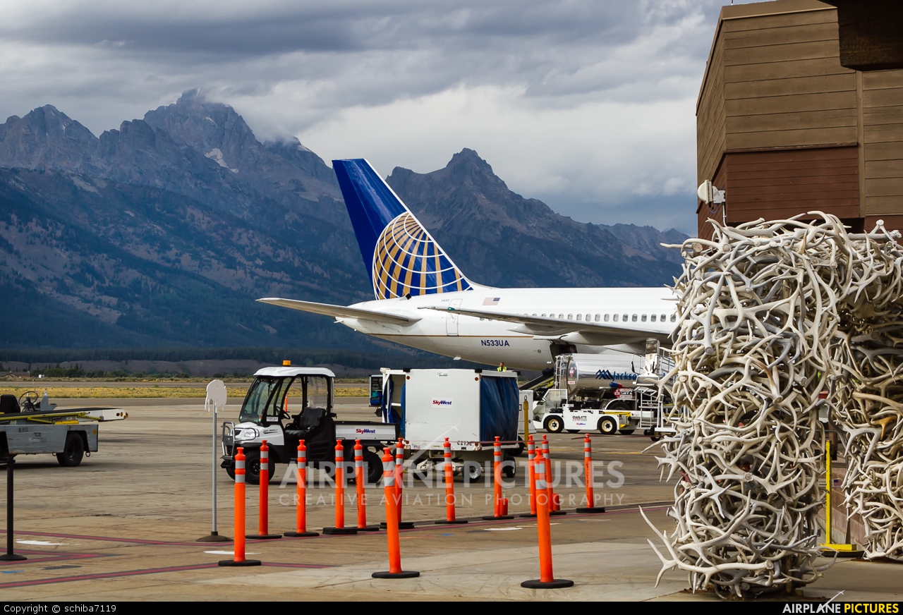 United Airlines N553UA aircraft at Jackson Hole