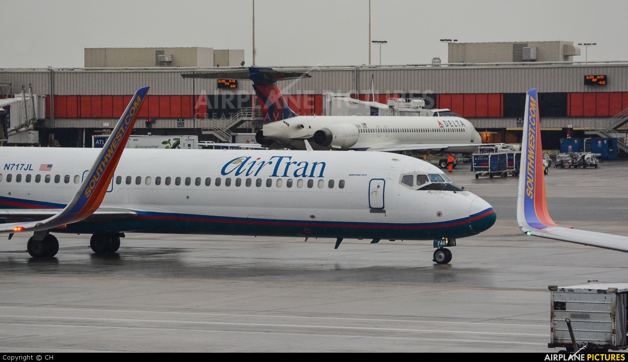 AirTran N717JL aircraft at Atlanta - Hartsfield-Jackson Intl