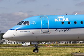 PH-EZM - KLM Cityhopper Embraer ERJ-190 (190-100)