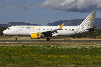 EC-LVX - Vueling Airlines Airbus A320
