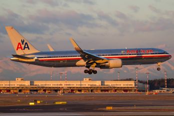 N351AA - American Airlines Boeing 767-300