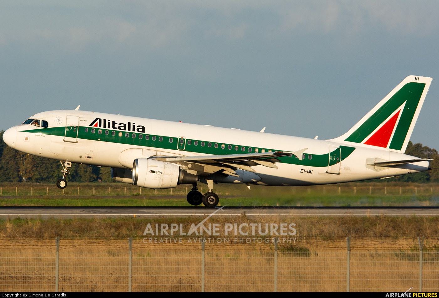 Alitalia EI-IMI aircraft at Rome - Fiumicino