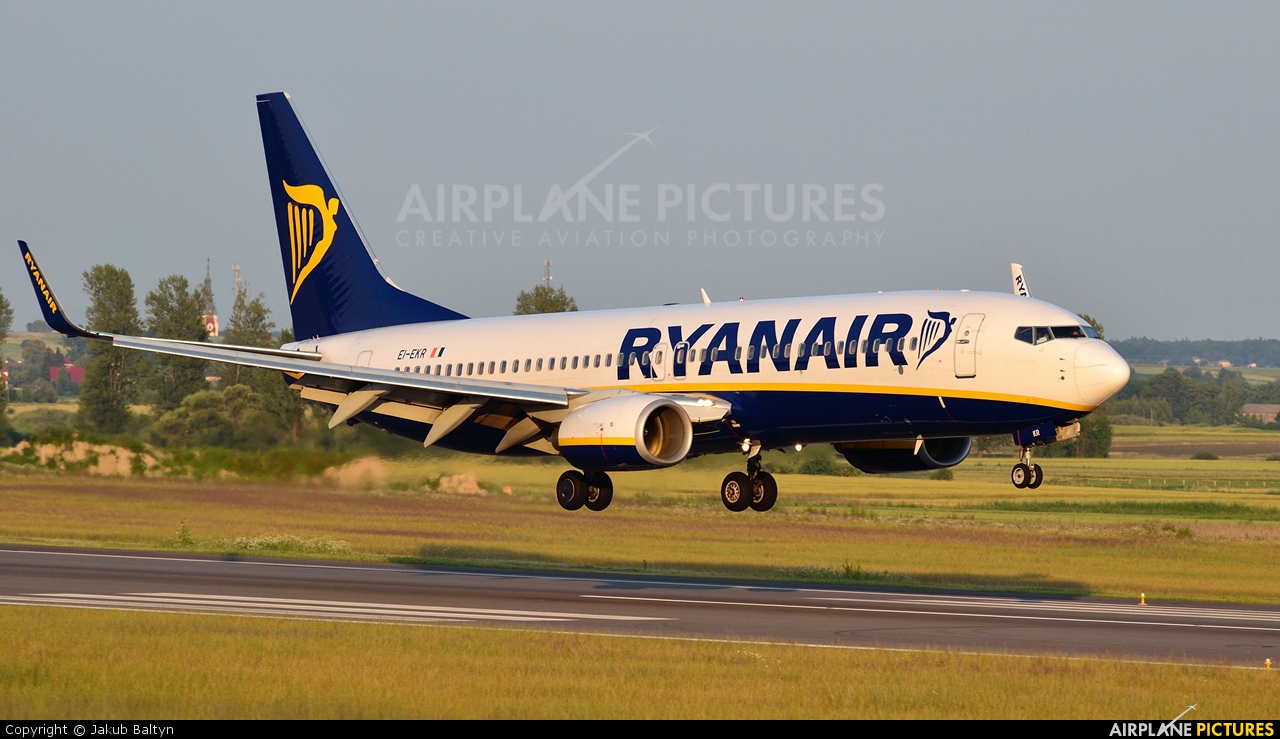 Ryanair EI-EKR aircraft at Lublin