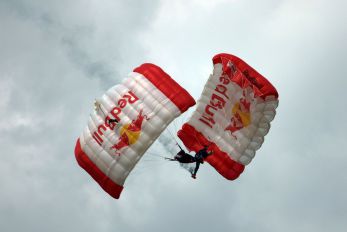 - - Red Bull Parachute Parachutist