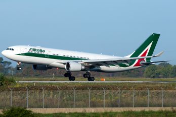 EI-EJL - Alitalia Airbus A330-200