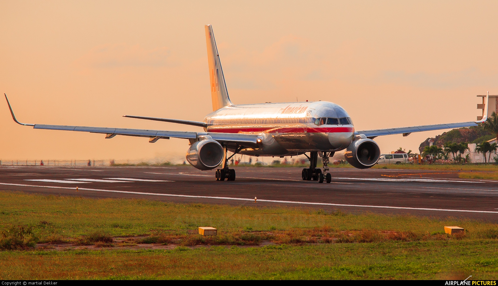 American Airlines N604AA aircraft at Sint Maarten - Princess Juliana Intl