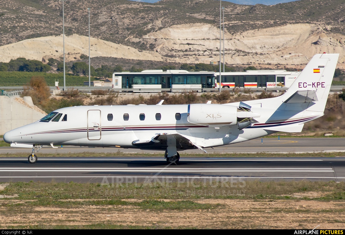 Private EC-KPE aircraft at Alicante - El Altet