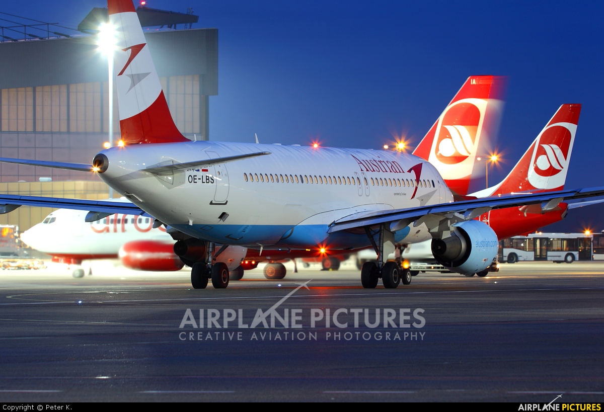 Austrian Airlines/Arrows/Tyrolean OE-LBS aircraft at Berlin - Tegel