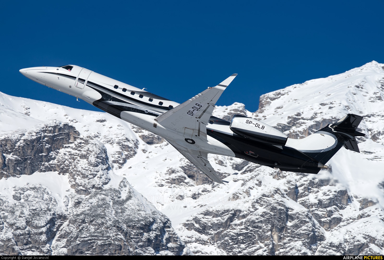 Blue Jet SP-DLB aircraft at Innsbruck