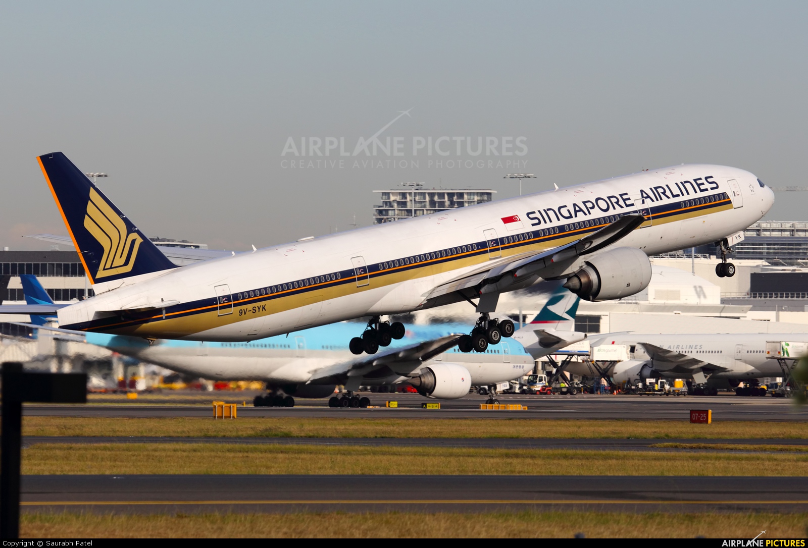 Singapore Airlines 9V-SYK aircraft at Sydney - Kingsford Smith Intl, NSW