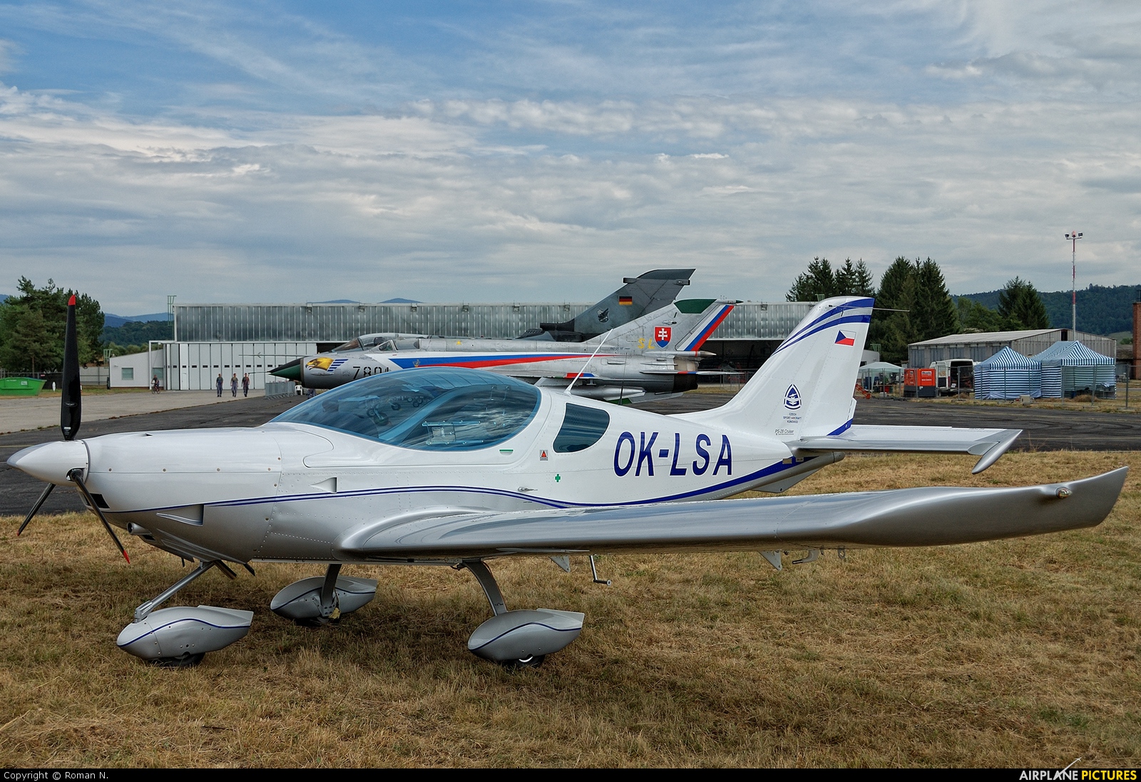 Private OK-LSA aircraft at Sliač