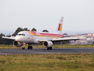 EC-HKO - Iberia Airbus A319