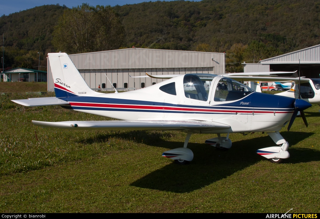 Private I-8551 aircraft at Pavullo nel Frignano