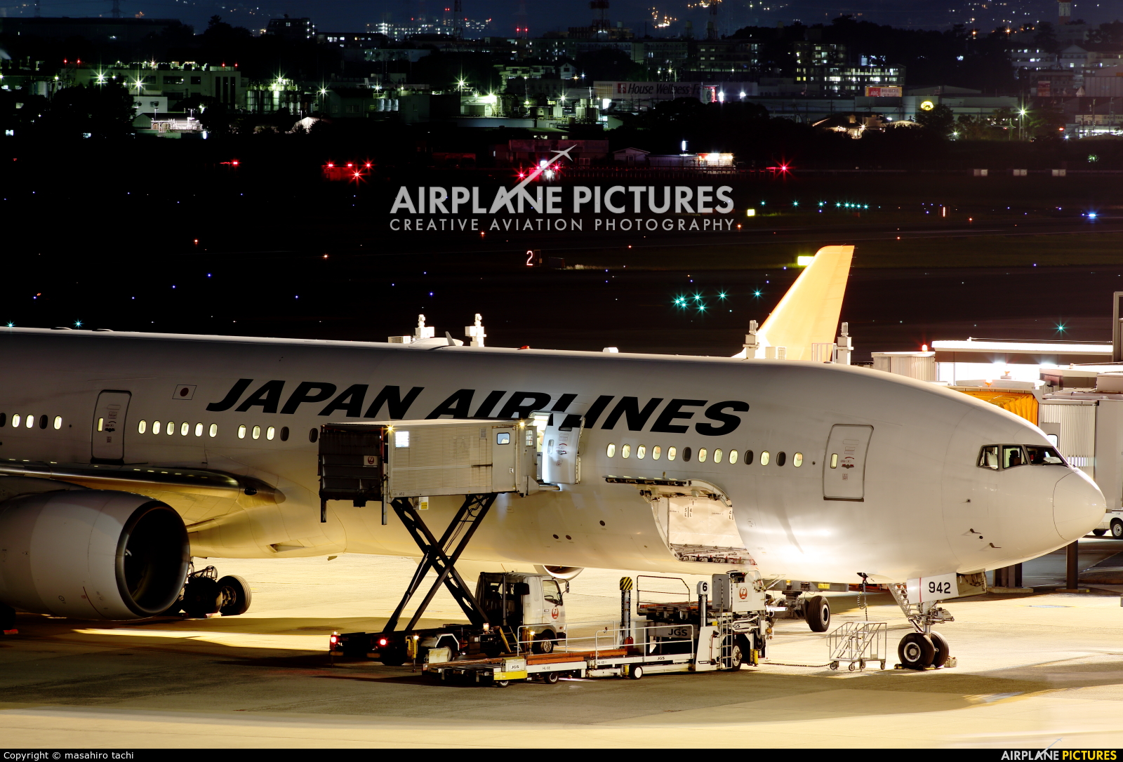 JAL - Japan Airlines JA8942 aircraft at Osaka - Itami Intl