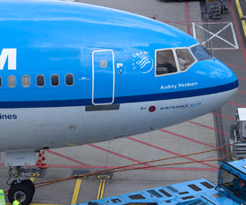 PH-KCE - KLM McDonnell Douglas MD-11