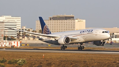 N26906 - United Airlines Boeing 787-8 Dreamliner