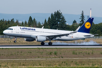 D-AIUF - Lufthansa Airbus A320
