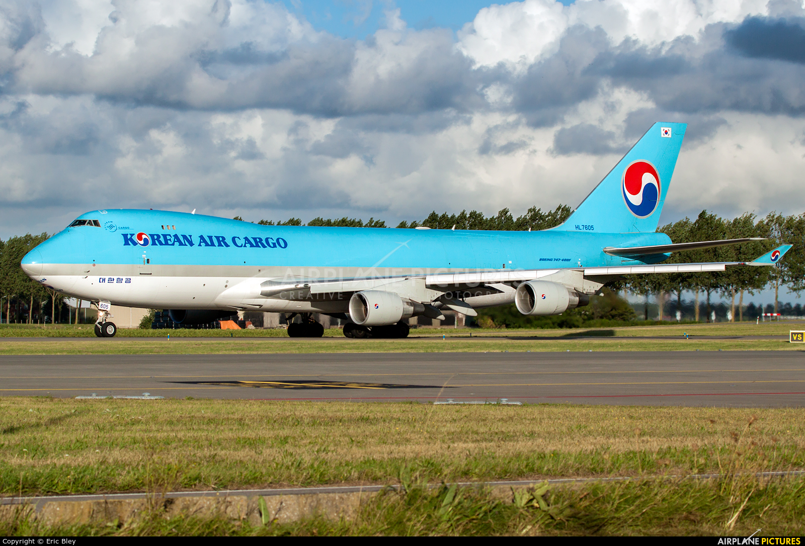 Korean Air Cargo HL7605 aircraft at Amsterdam - Schiphol
