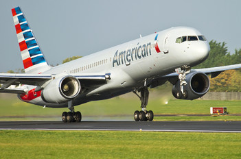 N203UW - American Airlines Boeing 757-200