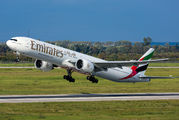 Emirates Airlines A6-ECT image