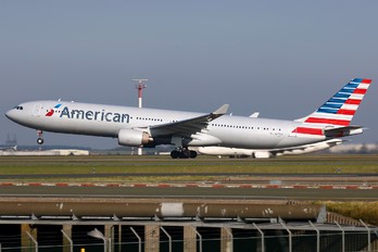 N275AY - American Airlines Airbus A330-300
