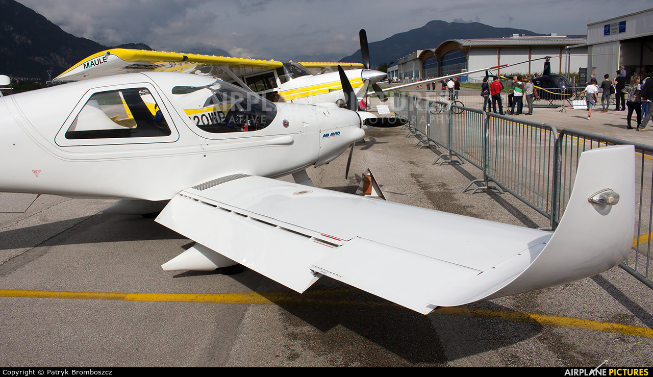 Private I-A562 aircraft at Trento - Mattarello
